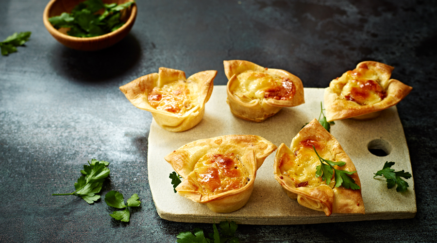 Balsamic-Vinegar-and-Onion-Cheddar-mini-quiche-cups